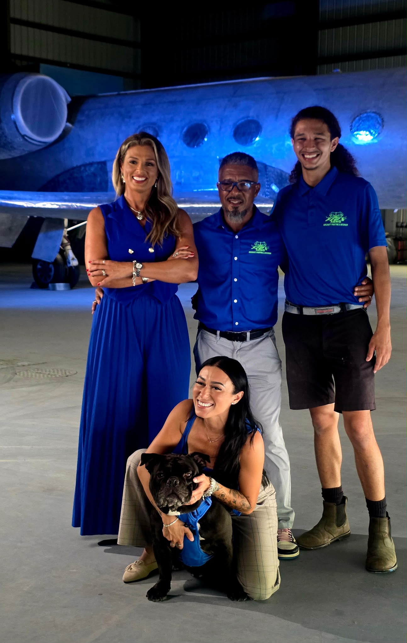 The Flex Aero family and team in the hangar with an aircraft
